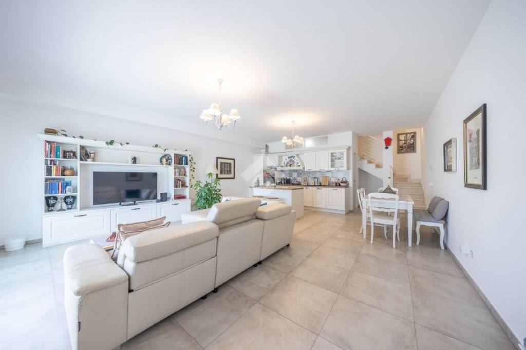 casa indipendente in vendita a Guidonia Montecelio