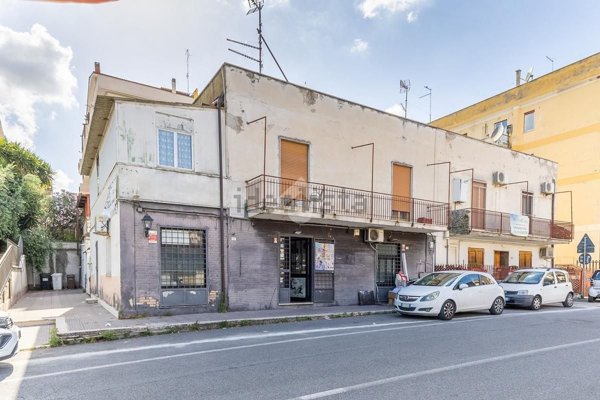 locale commerciale in vendita a Guidonia Montecelio in zona Setteville