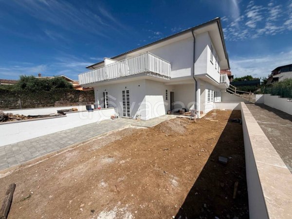 casa indipendente in vendita a Guidonia Montecelio in zona Marco Simone