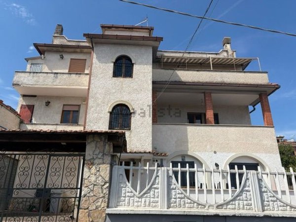 appartamento in vendita a Guidonia Montecelio in zona Marco Simone