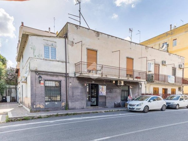 negozio in vendita a Guidonia Montecelio in zona Setteville