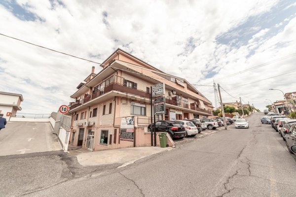 appartamento in vendita a Guidonia Montecelio in zona Marco Simone