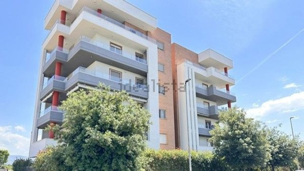 appartamento in vendita a Guidonia Montecelio in zona Guidonia