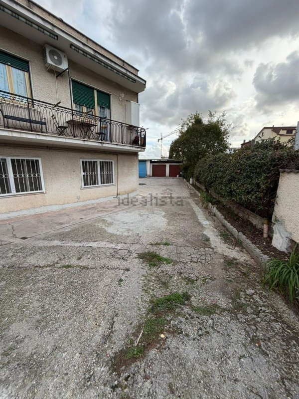 appartamento in vendita a Guidonia Montecelio in zona Colle Fiorito