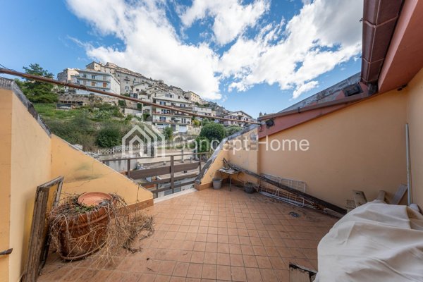 appartamento in vendita a Guidonia Montecelio in zona Montecelio