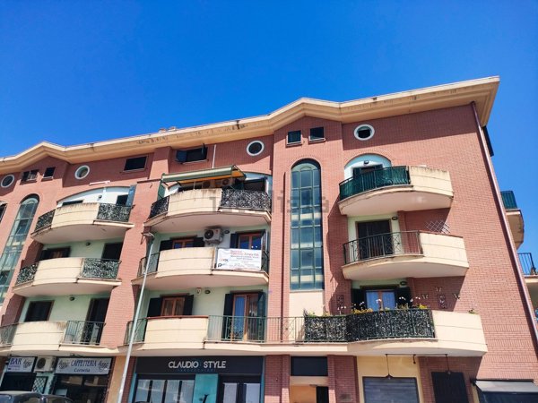 appartamento in vendita a Guidonia Montecelio in zona Bagni di Tivoli