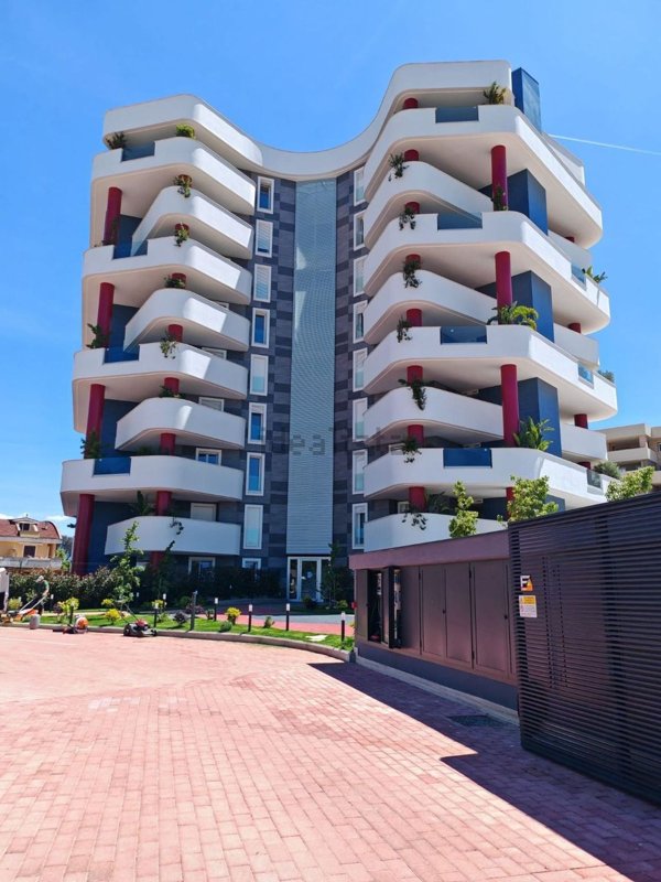 appartamento in vendita a Guidonia Montecelio in zona Colle Fiorito