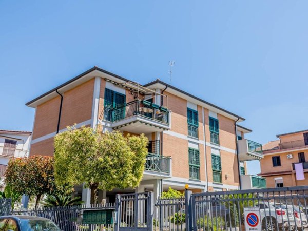 appartamento in vendita a Guidonia Montecelio in zona Setteville