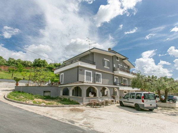 casa indipendente in vendita a Guidonia Montecelio in zona Pichini