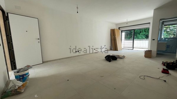appartamento in vendita a Guidonia Montecelio in zona Marco Simone