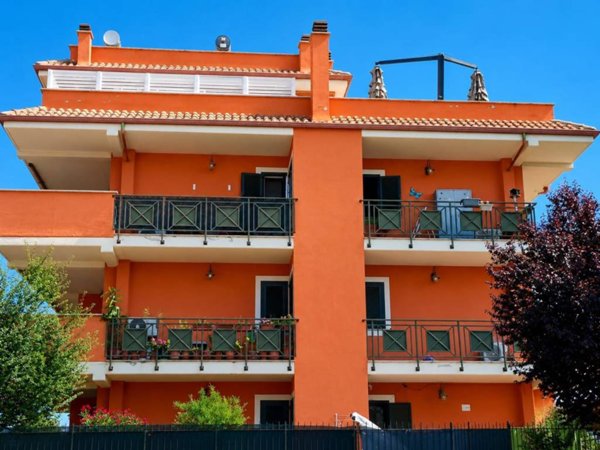 appartamento in vendita a Guidonia Montecelio in zona Colle Fiorito