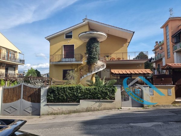 appartamento in vendita a Guidonia Montecelio in zona Bagni di Tivoli