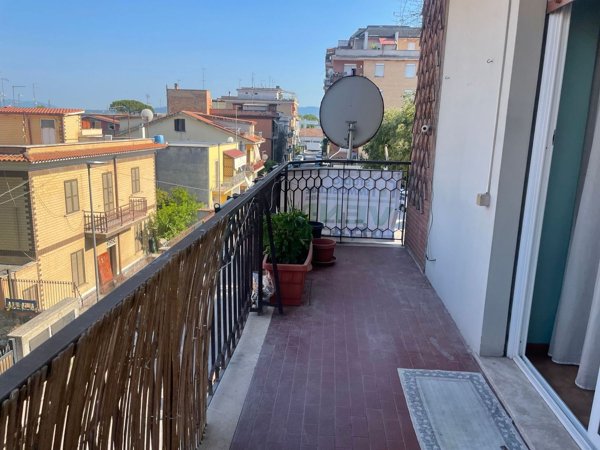 appartamento in vendita a Guidonia Montecelio in zona La Botte