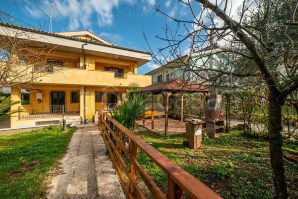 casa indipendente in vendita a Guidonia Montecelio