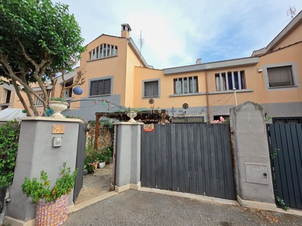 casa indipendente in vendita a Guidonia Montecelio in zona La Botte