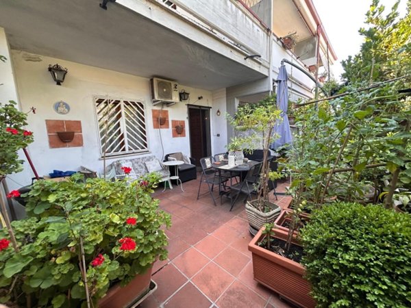 casa indipendente in vendita a Guidonia Montecelio in zona Colle Fiorito
