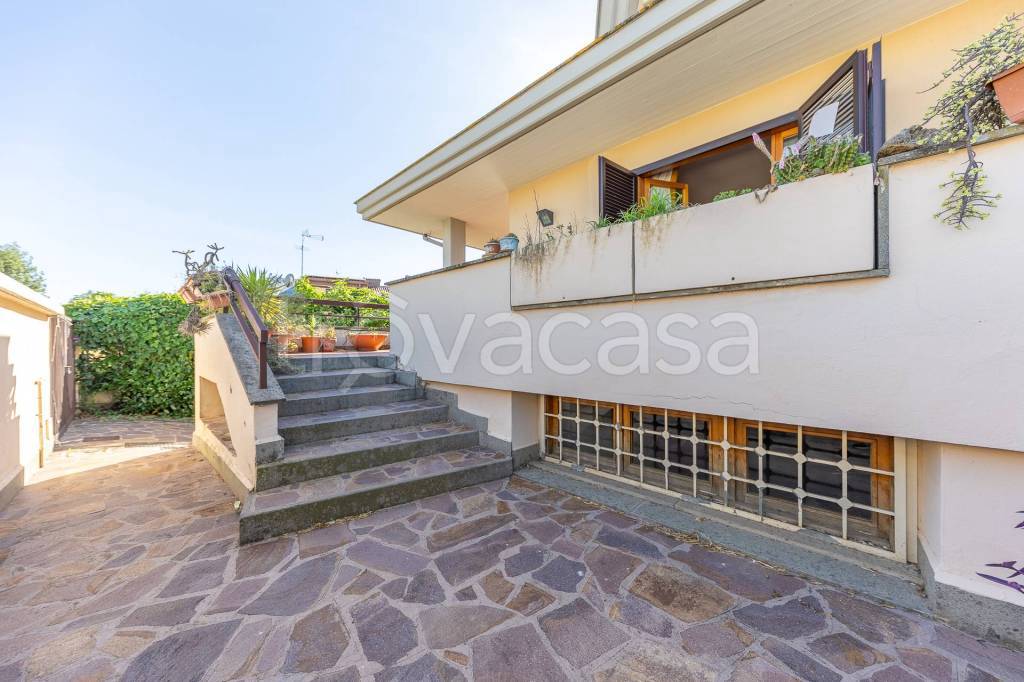 casa indipendente in vendita a Guidonia Montecelio in zona Colleverde