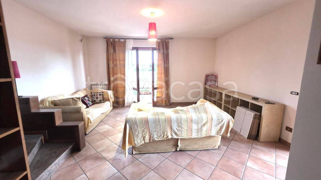 casa indipendente in vendita a Guidonia Montecelio in zona Marco Simone