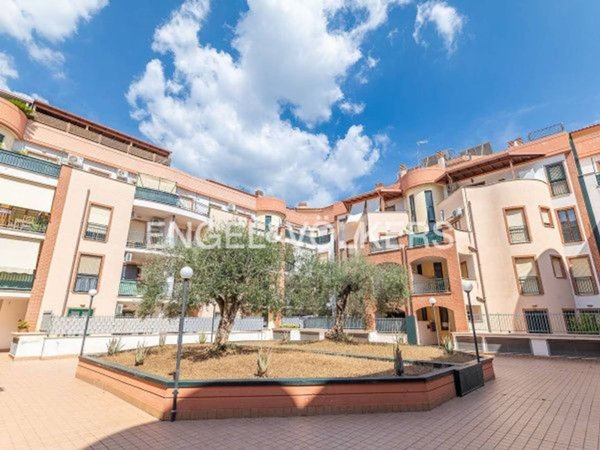 appartamento in vendita a Guidonia Montecelio in zona Marco Simone
