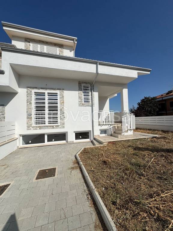 casa indipendente in vendita a Guidonia Montecelio in zona Marco Simone