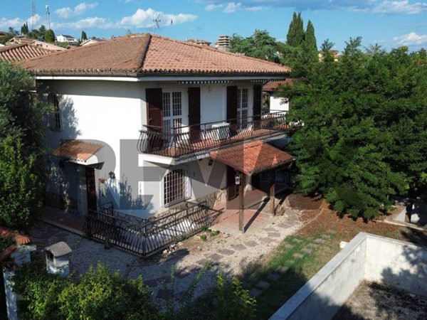 casa indipendente in vendita a Guidonia Montecelio