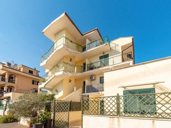appartamento in vendita a Guidonia Montecelio in zona Marco Simone