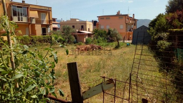 terreno edificabile in vendita a Guidonia Montecelio in zona Colle Fiorito