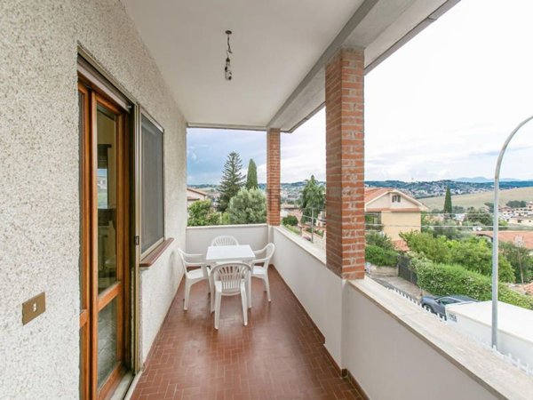 appartamento in vendita a Guidonia Montecelio in zona Marco Simone