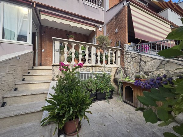 casa indipendente in vendita a Guidonia Montecelio in zona La Botte