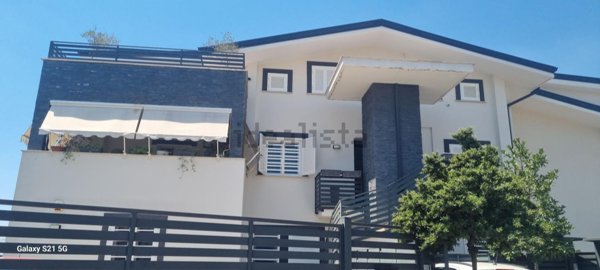 casa indipendente in vendita a Guidonia Montecelio in zona Marco Simone
