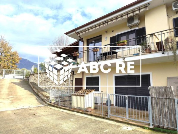 casa indipendente in vendita a Guidonia Montecelio in zona Montecelio