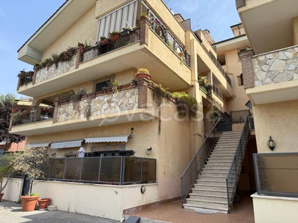 appartamento in vendita a Guidonia Montecelio in zona Marco Simone