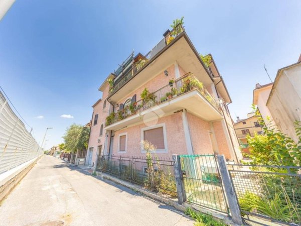 appartamento in vendita a Guidonia Montecelio in zona La Botte