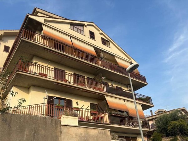 appartamento in vendita a Guidonia Montecelio in zona Montecelio