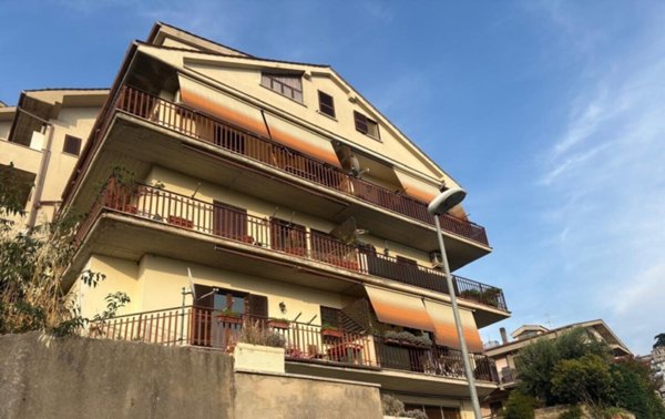 appartamento in vendita a Guidonia Montecelio in zona Montecelio