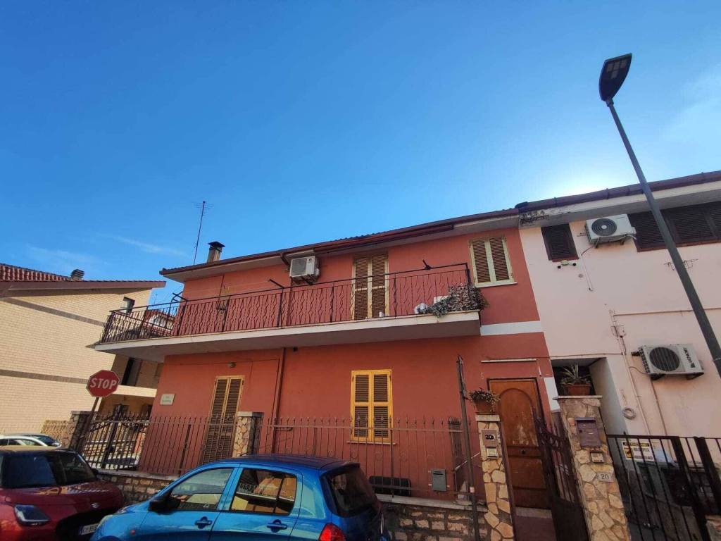 appartamento in vendita a Guidonia Montecelio in zona La Botte