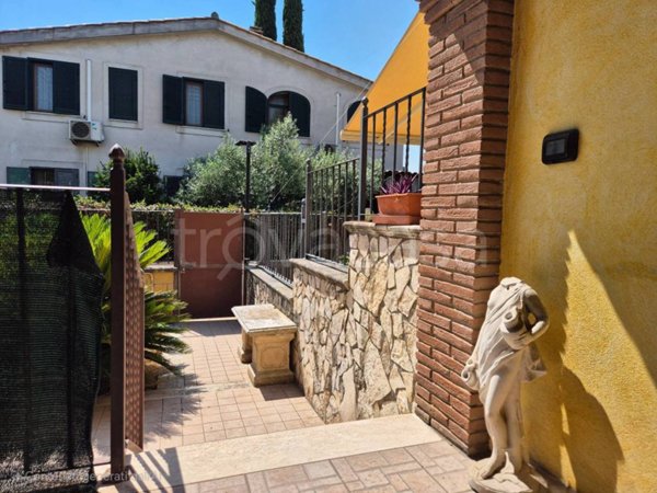 casa indipendente in vendita a Guidonia Montecelio in zona Marco Simone