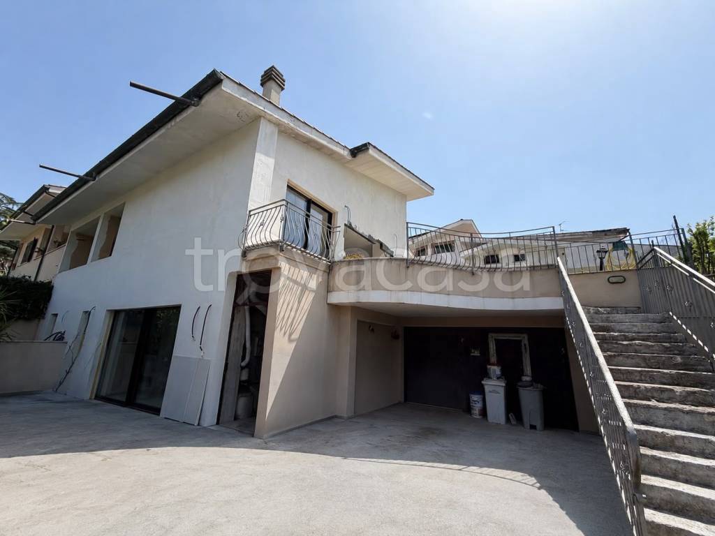 casa indipendente in vendita a Guidonia Montecelio