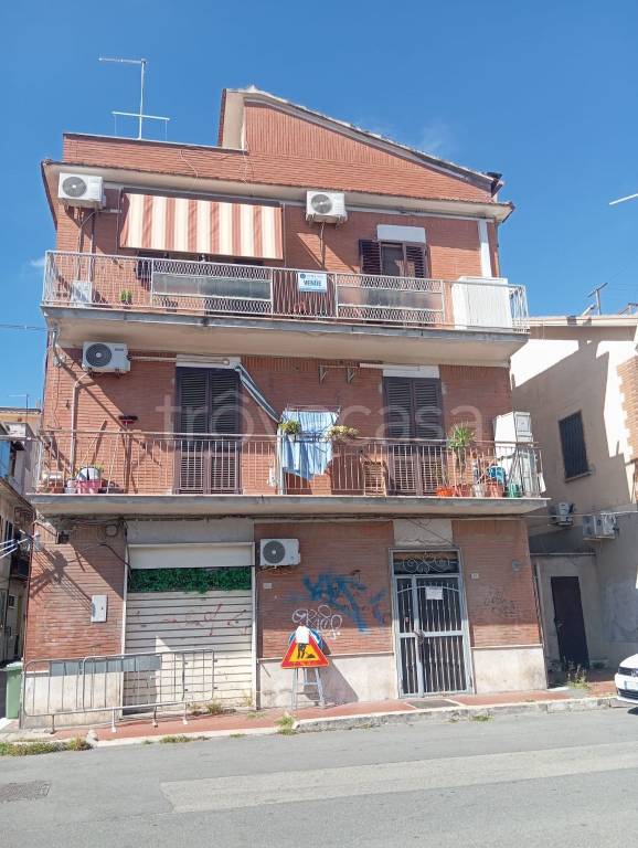 appartamento in vendita a Guidonia Montecelio in zona La Botte