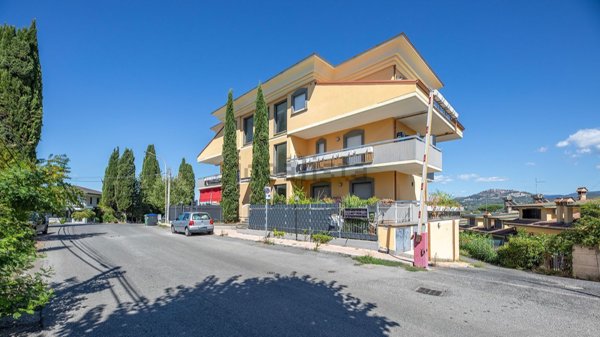 appartamento in vendita a Guidonia Montecelio in zona Pichini