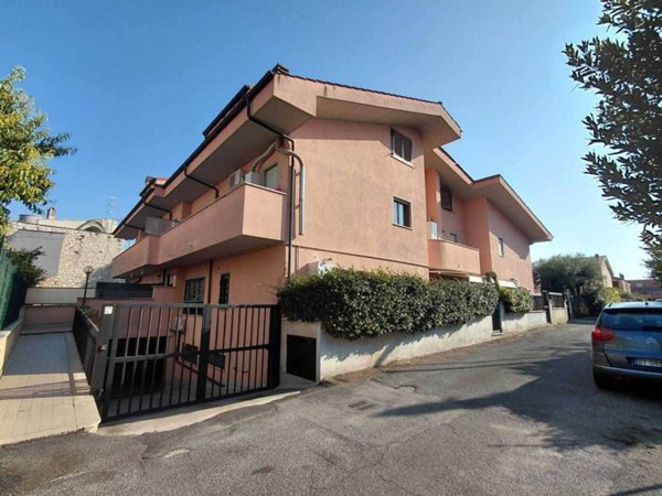 appartamento in vendita a Guidonia Montecelio in zona La Botte