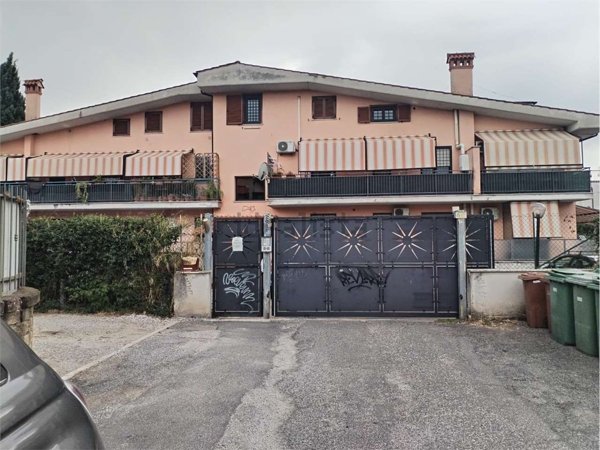 appartamento in vendita a Guidonia Montecelio in zona La Botte