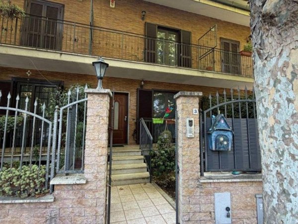 casa indipendente in vendita a Guidonia Montecelio