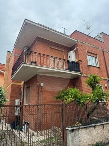 appartamento in vendita a Guidonia Montecelio in zona La Botte