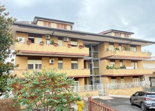appartamento in vendita a Guidonia Montecelio in zona Guidonia