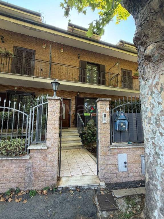 casa indipendente in vendita a Guidonia Montecelio