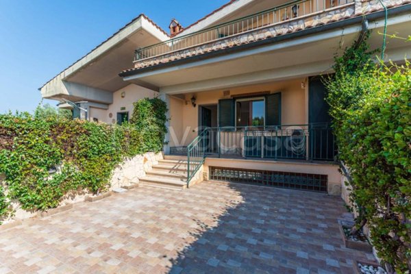 casa indipendente in vendita a Guidonia Montecelio in zona Marco Simone