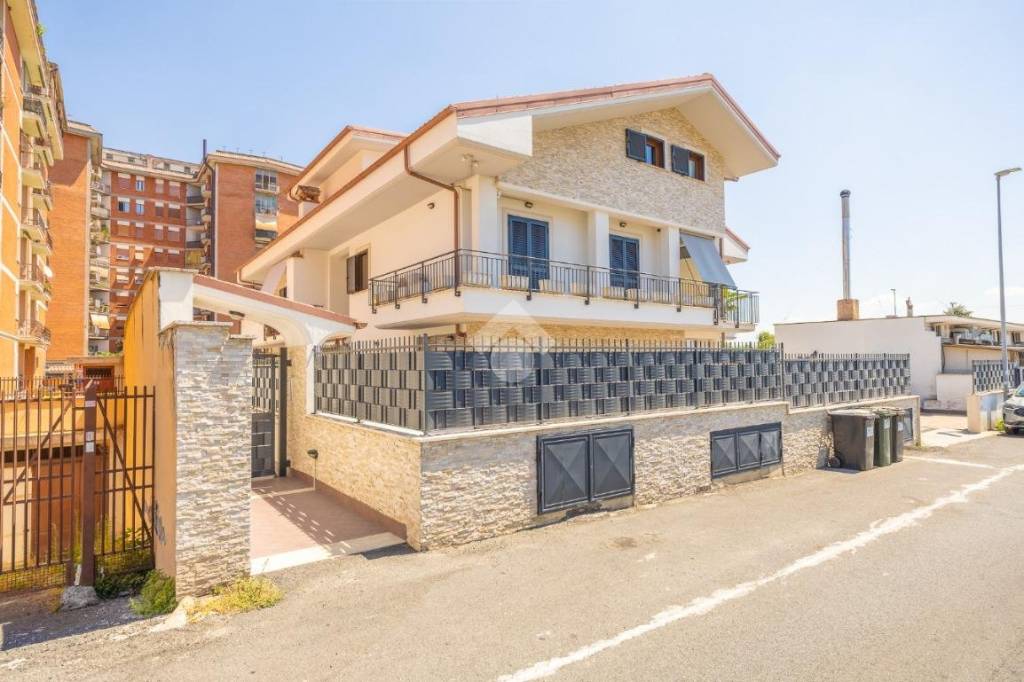 appartamento in vendita a Guidonia Montecelio in zona Setteville