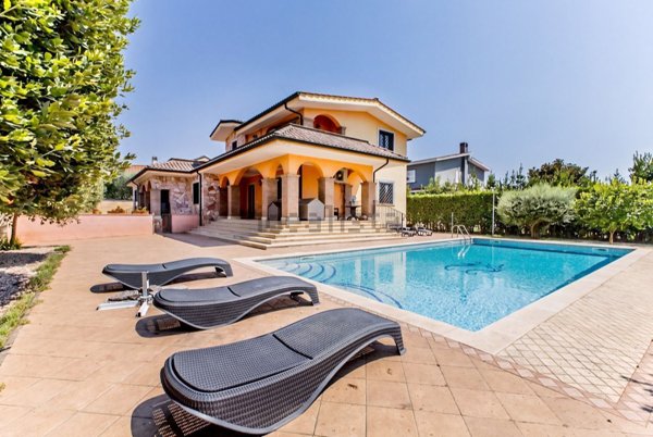 casa indipendente in vendita a Guidonia Montecelio in zona Marco Simone