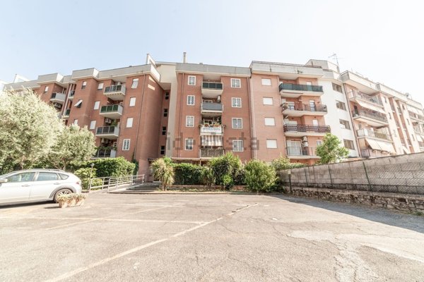 appartamento in vendita a Guidonia Montecelio in zona Colle Fiorito